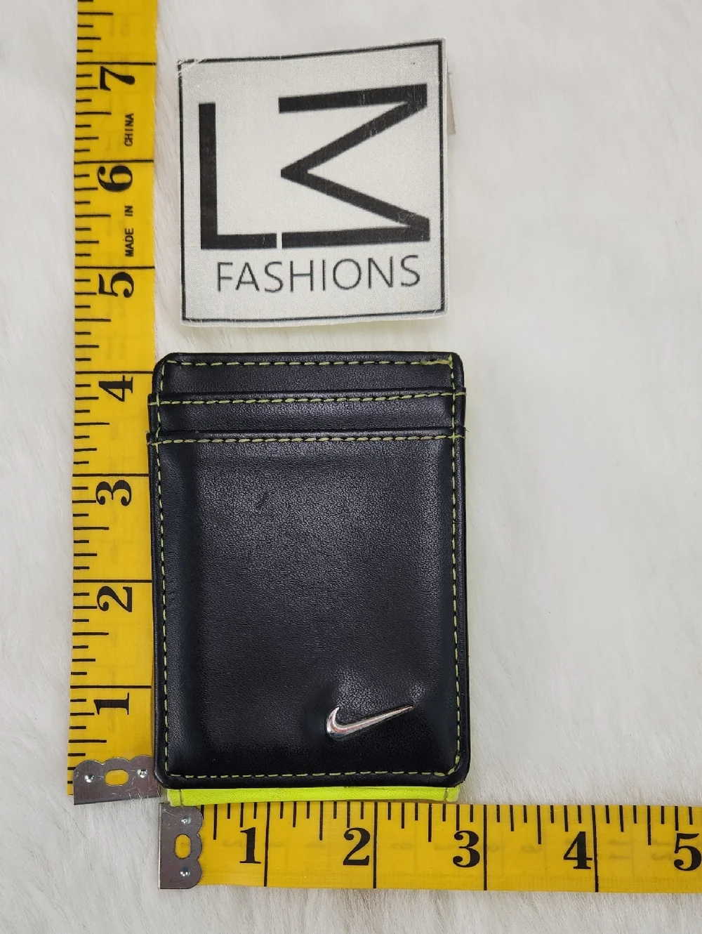NIKE Bi-Fold Card Holder With Magnetic Close